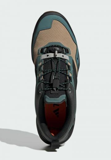 Походные ботинки