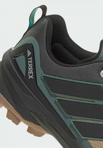 Походные ботинки