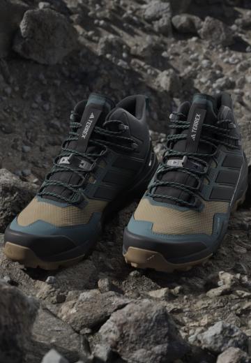 Походные ботинки