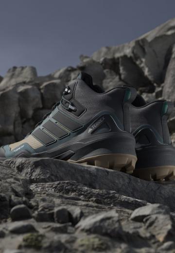 Походные ботинки