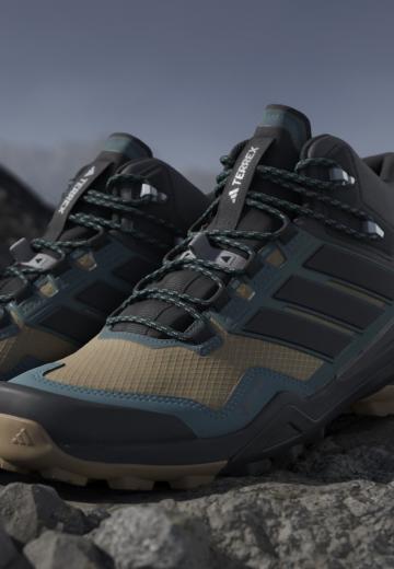 Походные ботинки