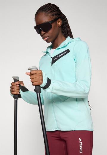 Спортивная куртка