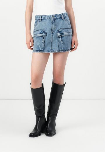 Юбка с накладными карманами