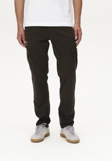 Брюки с накладными карманами