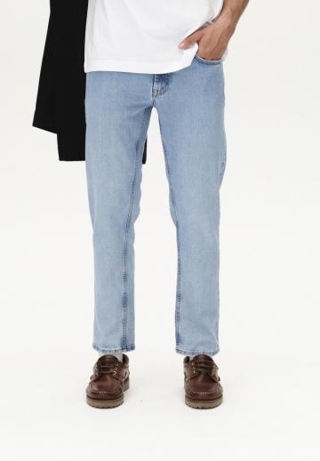 Узкие джинсы