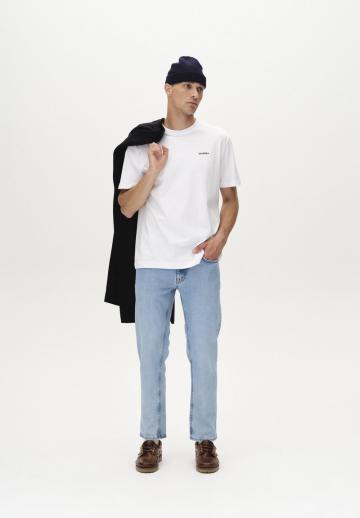 Узкие джинсы