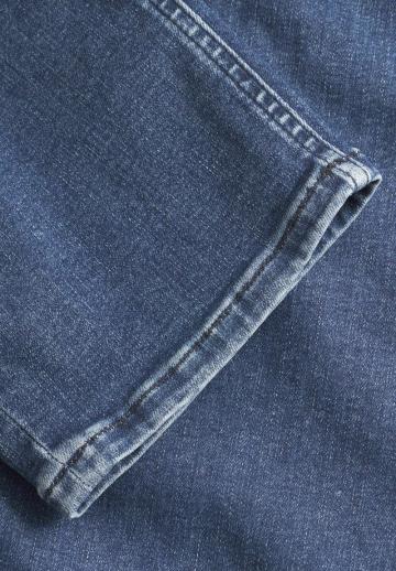 Узкие джинсы