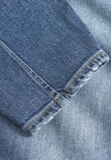 Прямые джинсы