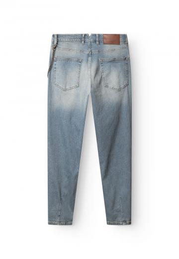 Узкие джинсы