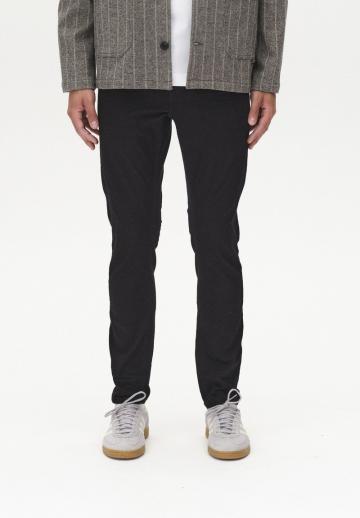 Узкие джинсы