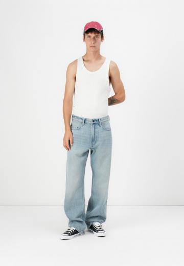 Свободные джинсы