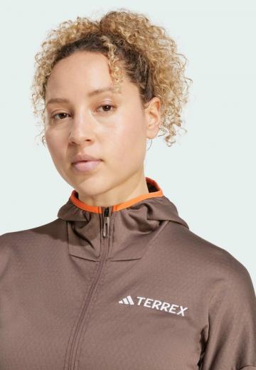 Спортивная толстовка