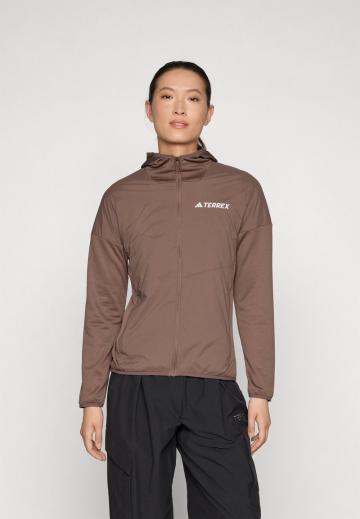 Спортивная куртка