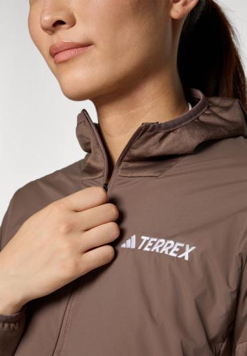 Спортивная куртка