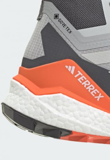 Походные ботинки