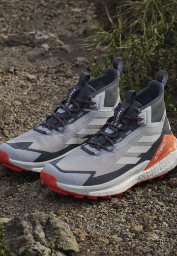 Походные ботинки