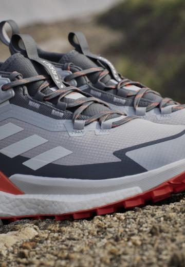 Походные ботинки