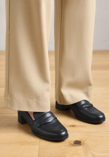 Туфли с высоким носом