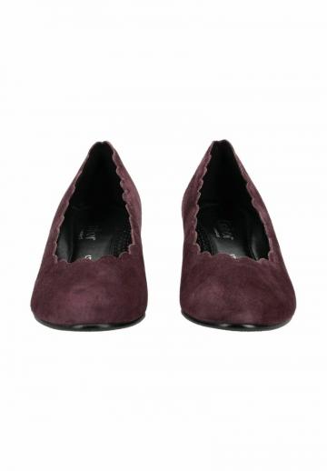 Туфли с высоким носом