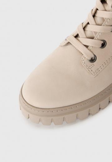 Ботинки на шнуровке