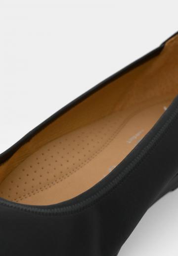 Туфли на танкетке