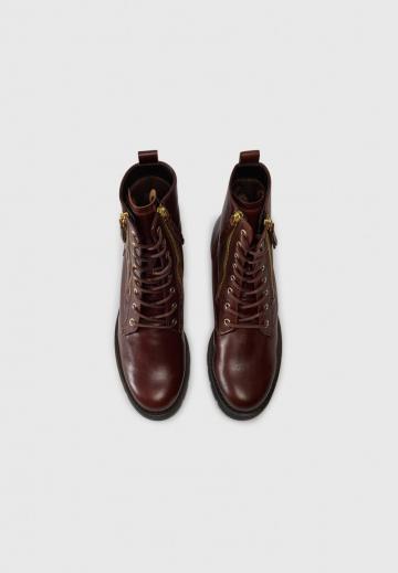 Ботинки на шнуровке