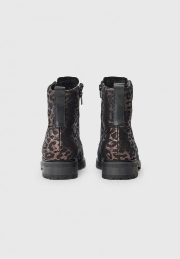 Сапожки на танкетке