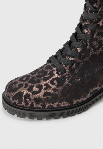 Сапожки на танкетке