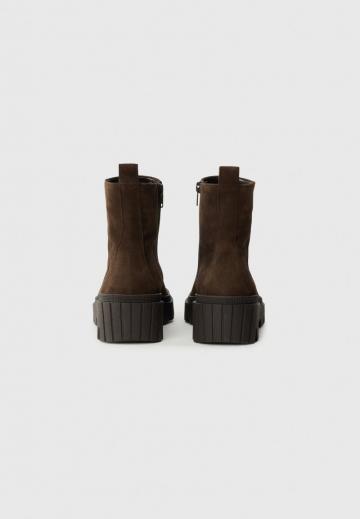 Сапожки на танкетке