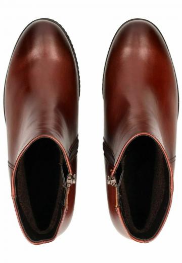 Сапожки на танкетке