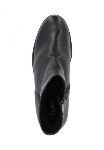 Сапожки на танкетке