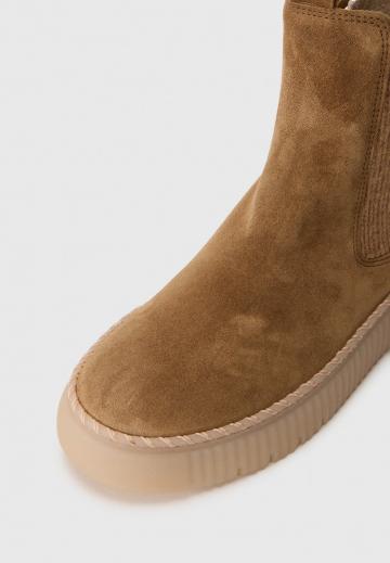 Сапожки на танкетке