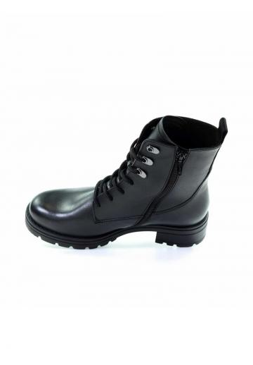 Ботинки на шнуровке