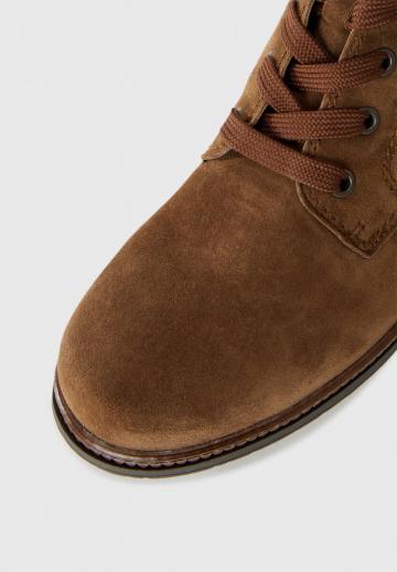 Ботинки на шнуровке