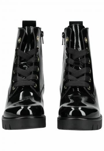 Ботинки на шнуровке