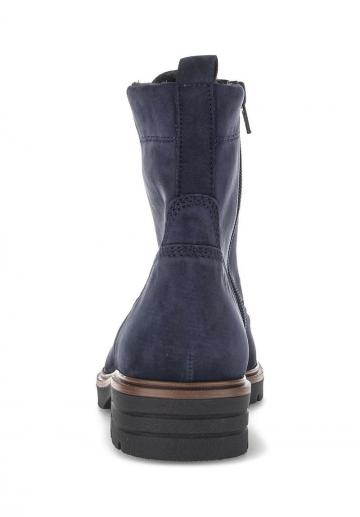 Ботинки на шнуровке