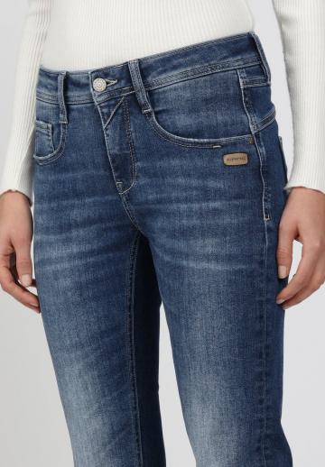 Джинсы