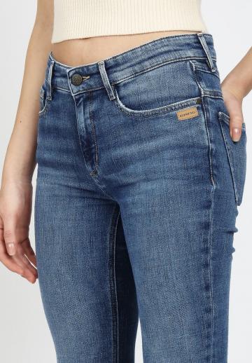 Клешеные брюки