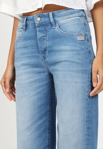 Свободные джинсы