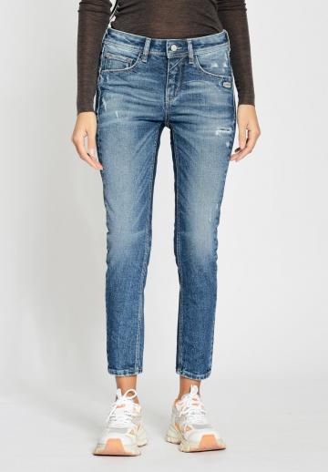 Короткие джинсы