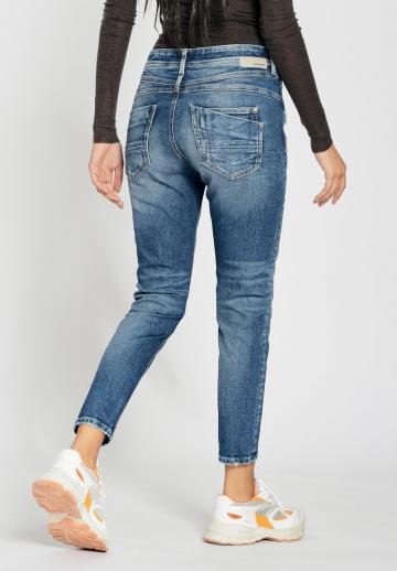 Короткие джинсы