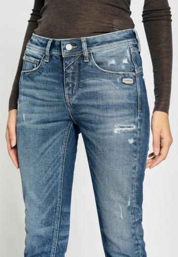 Короткие джинсы