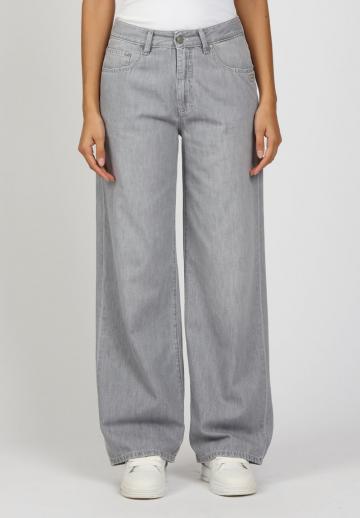 Свободные джинсы