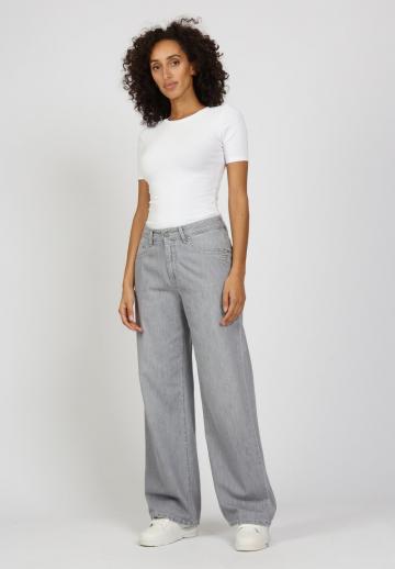 Свободные джинсы