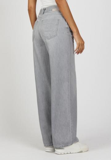 Свободные джинсы
