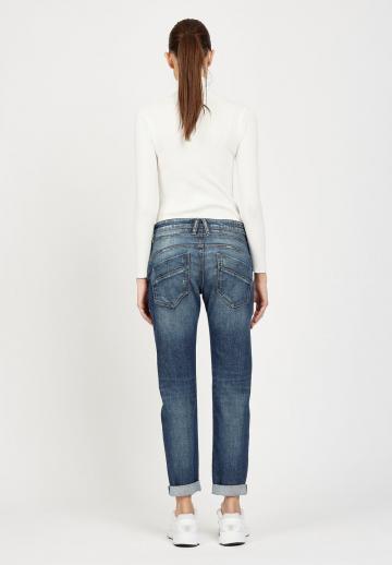 Свободные джинсы