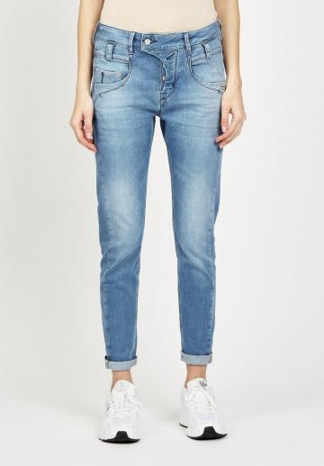Короткие джинсы
