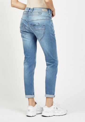 Короткие джинсы