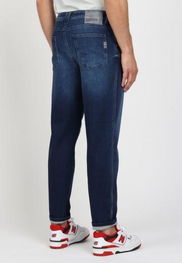 Узкие джинсы