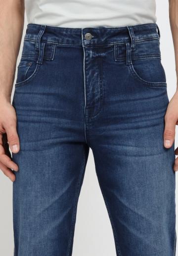 Узкие джинсы